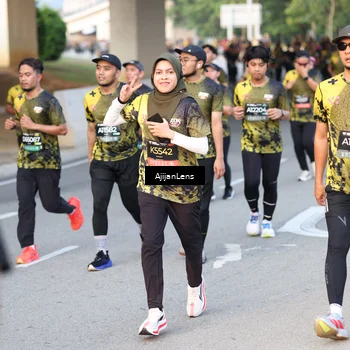 Runner Photo 6487459