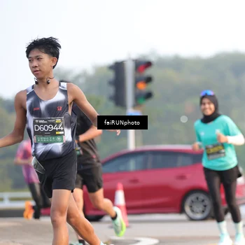 Runner Photo 6487699