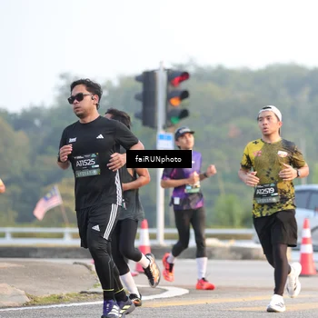 Runner Photo 6488673