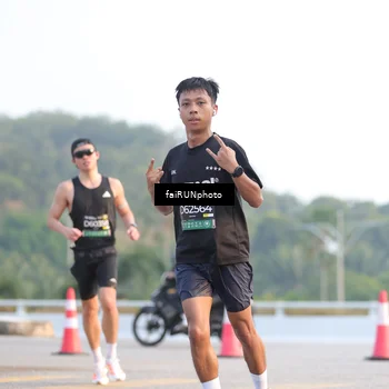 Runner Photo 6489251