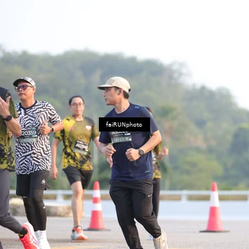 Runner Photo 6490030