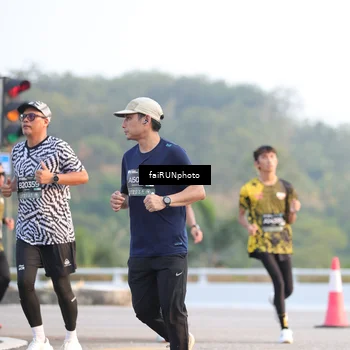 Runner Photo 6490033