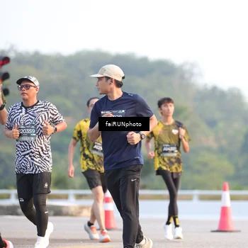 Runner Photo 6490035