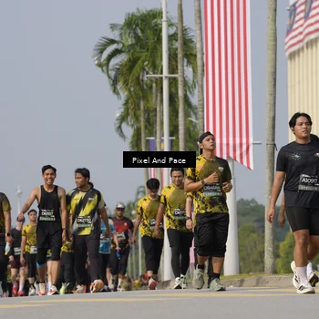 Runner Photo 6490338