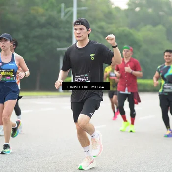 Runner Photo 6490400