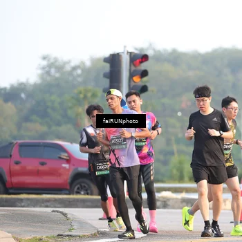 Runner Photo 6490428