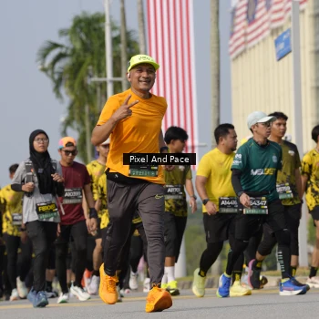 Runner Photo 6490571