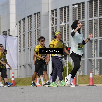Runner Photo 6490736