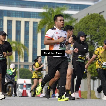 Runner Photo 6491333