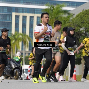 Runner Photo 6491336