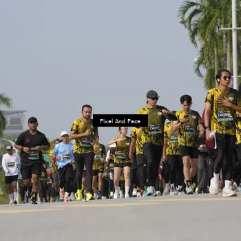 Runner Photo 6491800