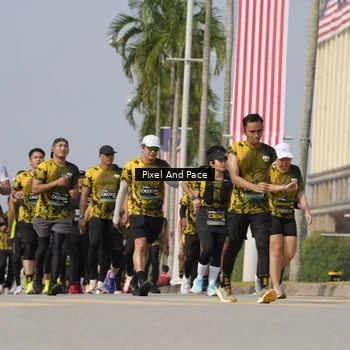 Runner Photo 6492024