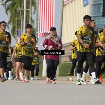 Runner Photo 6492050
