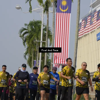 Runner Photo 6492123