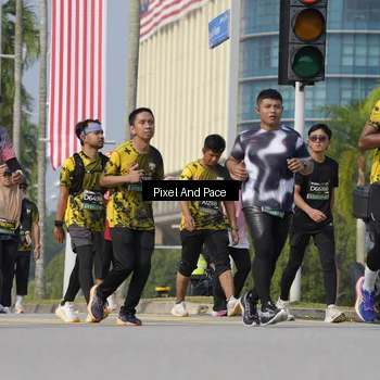 Runner Photo 6492391
