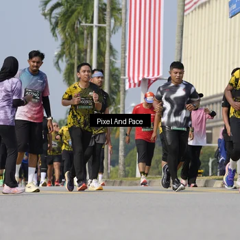 Runner Photo 6492416