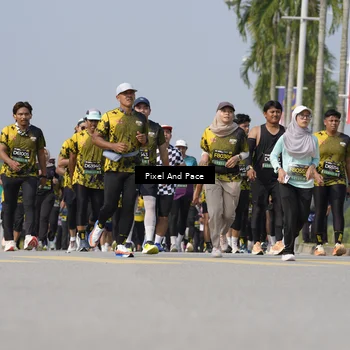 Runner Photo 6493002