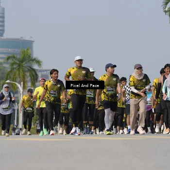 Runner Photo 6493073