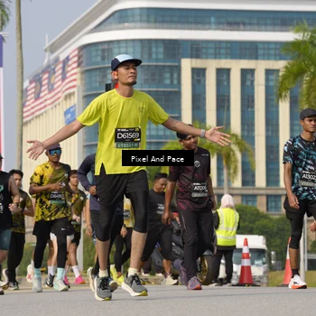 Runner Photo 6493137