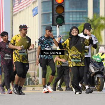 Runner Photo 6493210