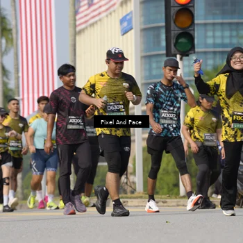 Runner Photo 6493219