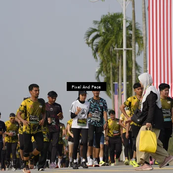 Runner Photo 6493340