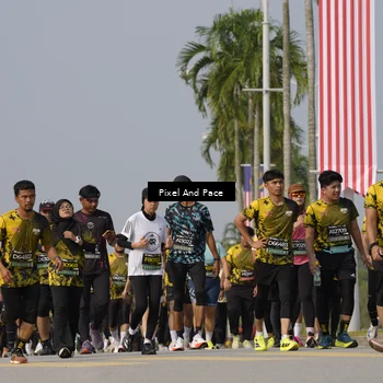 Runner Photo 6493412