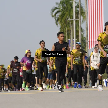 Runner Photo 6493459