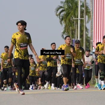 Runner Photo 6493574