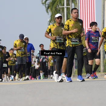 Runner Photo 6493673