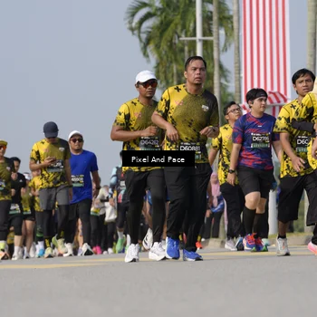 Runner Photo 6493699