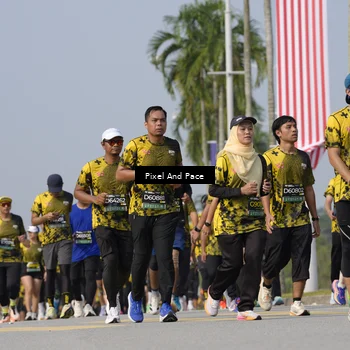 Runner Photo 6493705