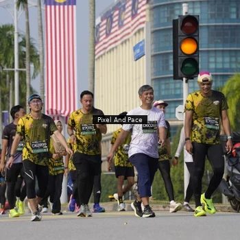 Runner Photo 6493747