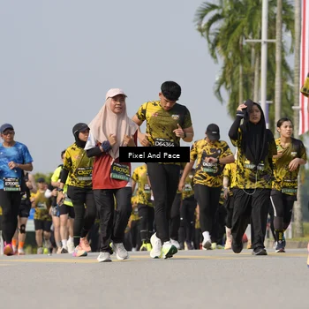 Runner Photo 6494012