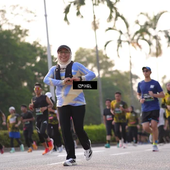 Runner Photo 6494030
