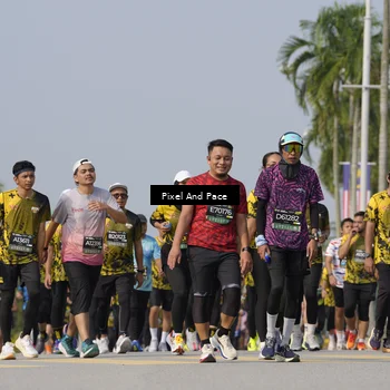 Runner Photo 6494124