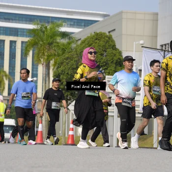 Runner Photo 6494156