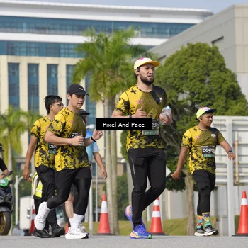 Runner Photo 6494211