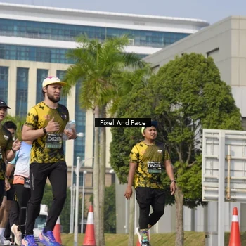 Runner Photo 6494230