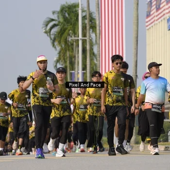 Runner Photo 6494304