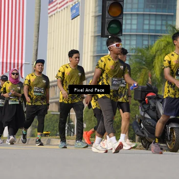 Runner Photo 6494347