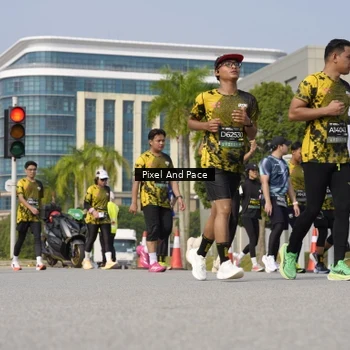 Runner Photo 6494414