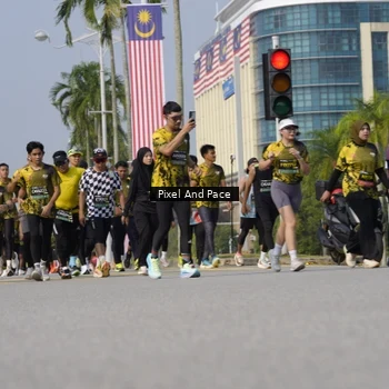 Runner Photo 6494530