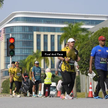 Runner Photo 6494925