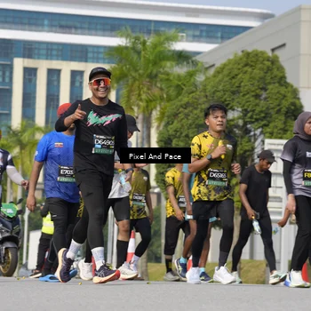 Runner Photo 6494981