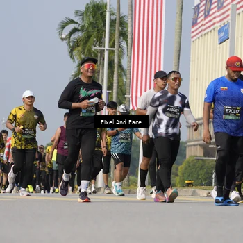 Runner Photo 6495013