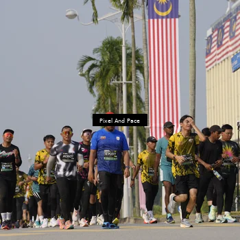 Runner Photo 6495041