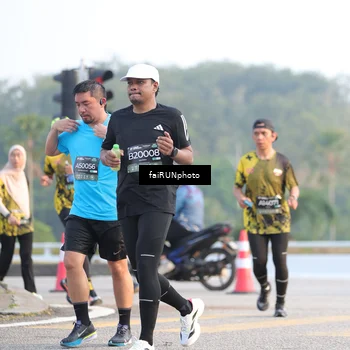 Runner Photo 6495055
