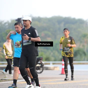 Runner Photo 6495056