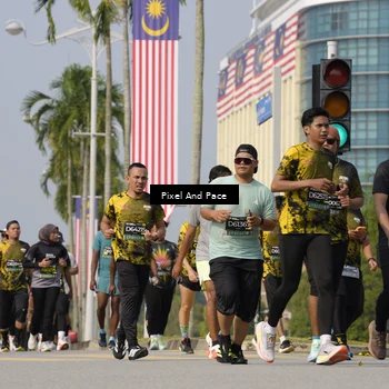 Runner Photo 6495059